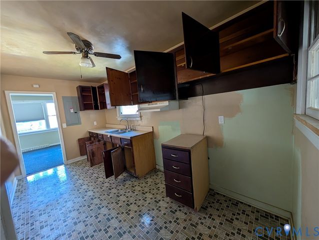 215 N Kalmia Ave, Highland Springs, VA 23075