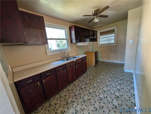 215 N Kalmia Ave, Highland Springs, VA 23075