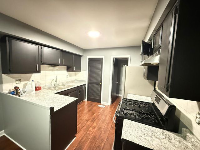 7609 Bristol Lane C, Hanover Park, IL 60133