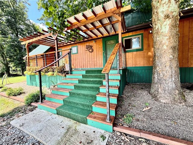 2854 Wells Lock Road, Elizabeth, WV 26143