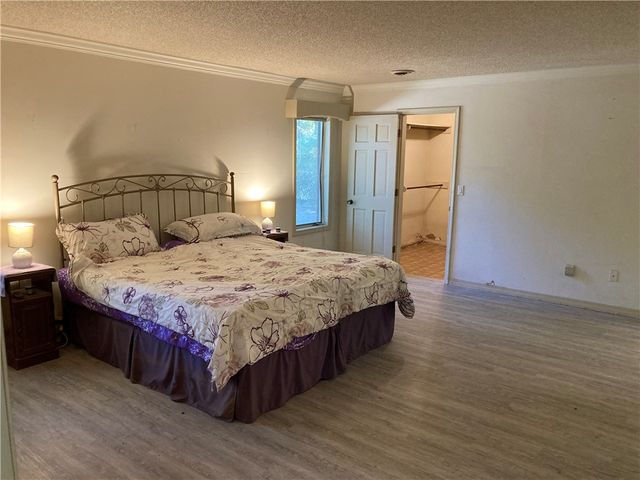 483 Coffee Lane, Green Forest, AR 72638