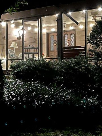 483 Coffee Lane, Green Forest, AR 72638