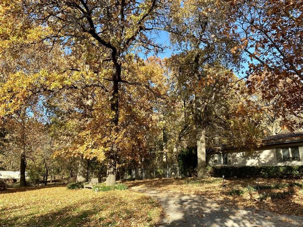 483 Coffee Lane, Green Forest, AR 72638