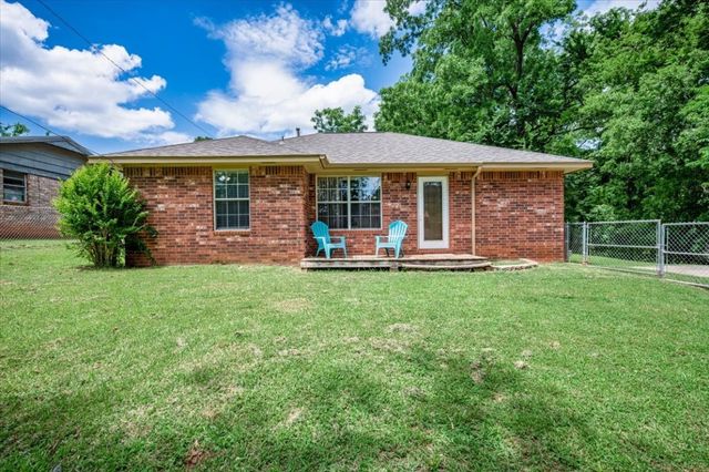 904 Kelly Drive, Noble, OK 73068