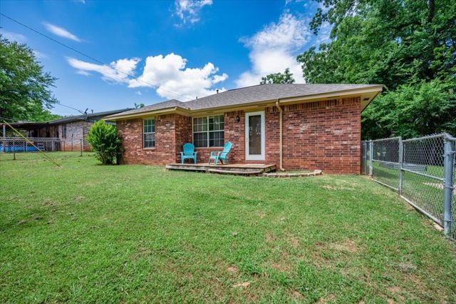 904 Kelly Drive, Noble, OK 73068