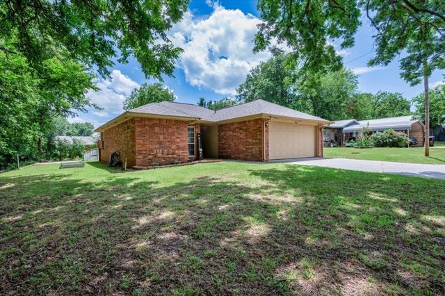 904 Kelly Drive, Noble, OK 73068