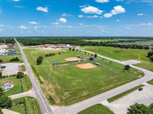 904 Kelly Drive, Noble, OK 73068