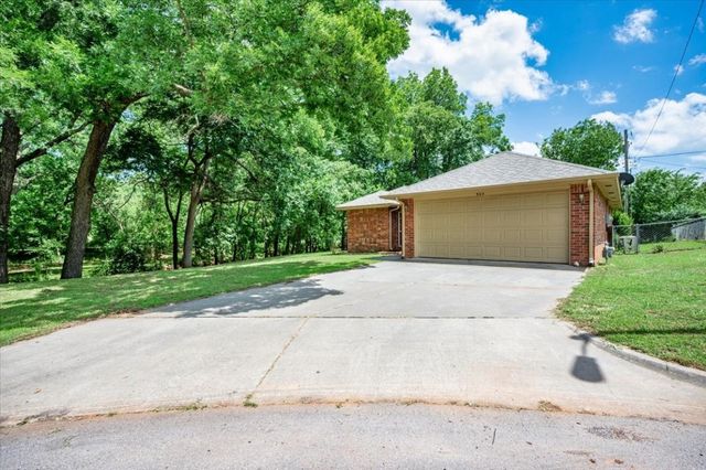 904 Kelly Drive, Noble, OK 73068