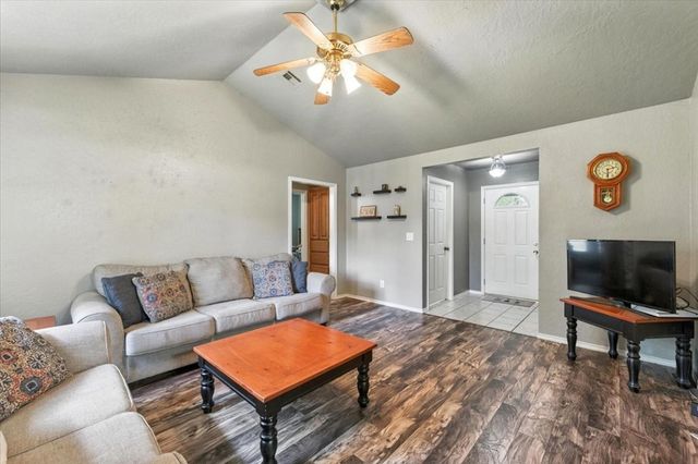 904 Kelly Drive, Noble, OK 73068