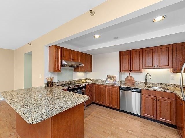 10 Rogers Street 428, Cambridge, MA 02142