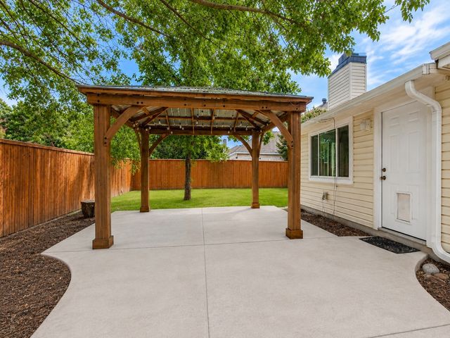 2091 Briarcliff Road, Lewisville, TX 75067