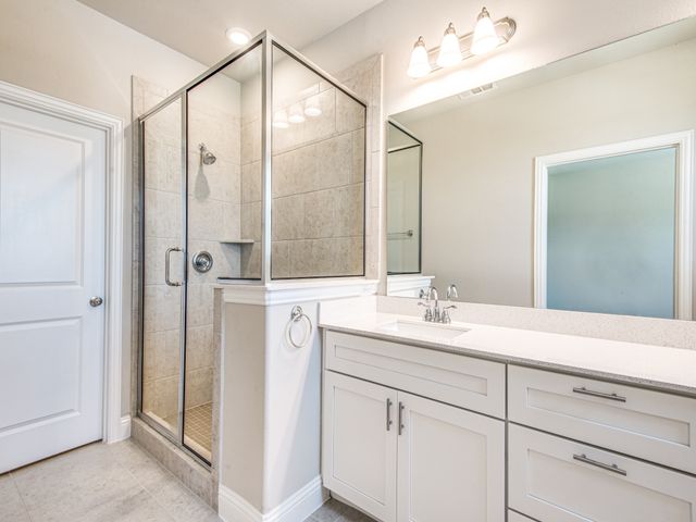 641 Hutchinson Lane, Lewisville, TX 75077