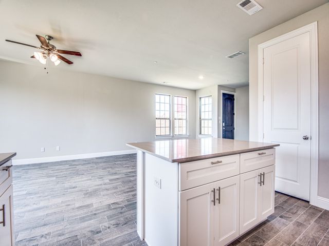 641 Hutchinson Lane, Lewisville, TX 75077