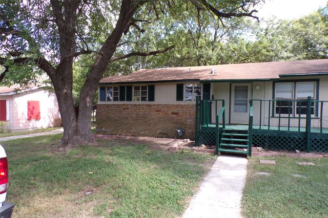 705 Otis ST, Taylor, TX 76574