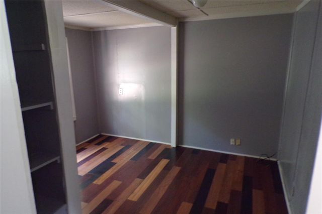 705 Otis ST, Taylor, TX 76574