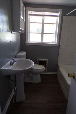 705 Otis ST, Taylor, TX 76574