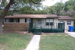 705 Otis ST, Taylor, TX 76574