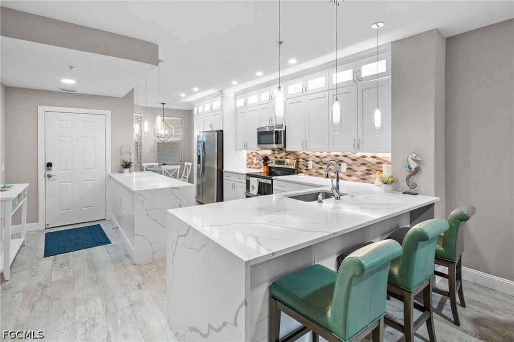 11041 Gulf Reflections DR 103, Fort Myers, FL 33908