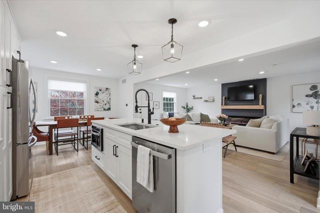 506 SAINT ALBANS RD, Havertown, PA 19083