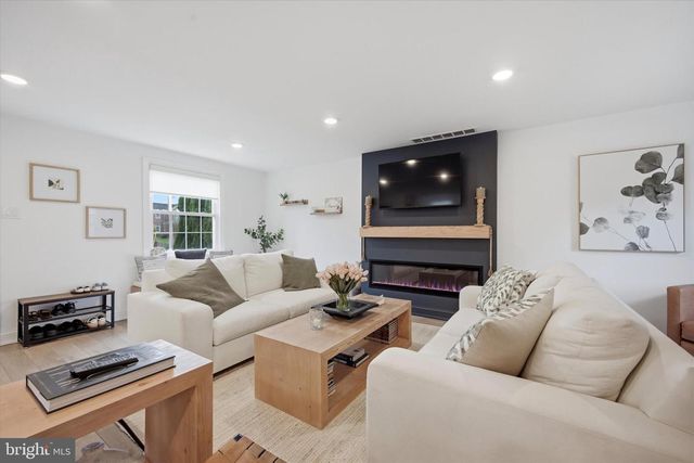 506 SAINT ALBANS RD, Havertown, PA 19083