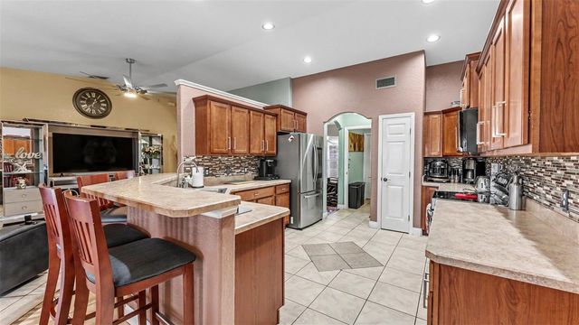 104 BENTLEY OAKS BOULEVARD, Auburndale, FL 33823