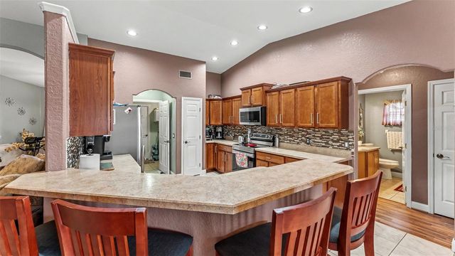 104 BENTLEY OAKS BOULEVARD, Auburndale, FL 33823