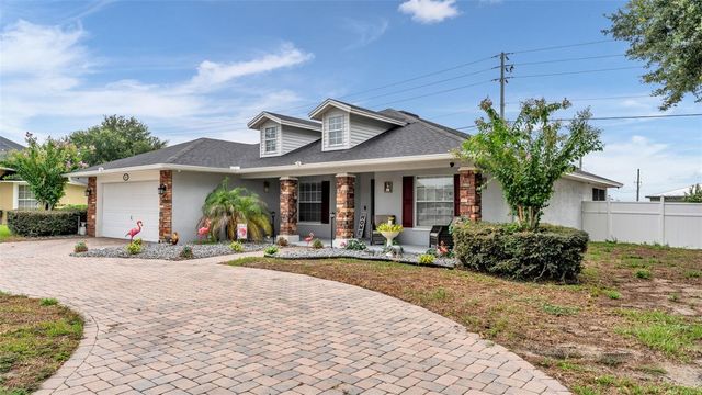 104 BENTLEY OAKS BOULEVARD, Auburndale, FL 33823