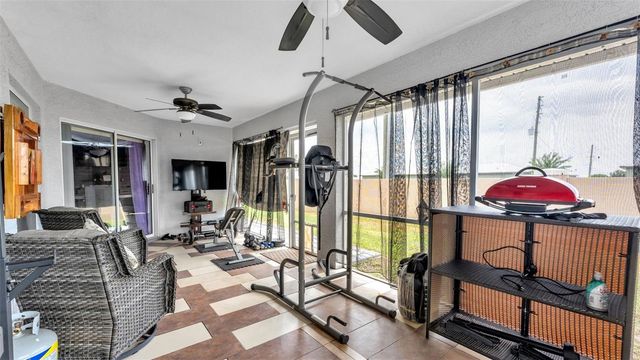 104 BENTLEY OAKS BOULEVARD, Auburndale, FL 33823