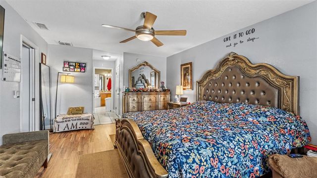 104 BENTLEY OAKS BOULEVARD, Auburndale, FL 33823