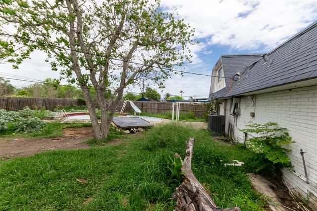 1504 Kenwood Dr, Aransas Pass, TX 78336