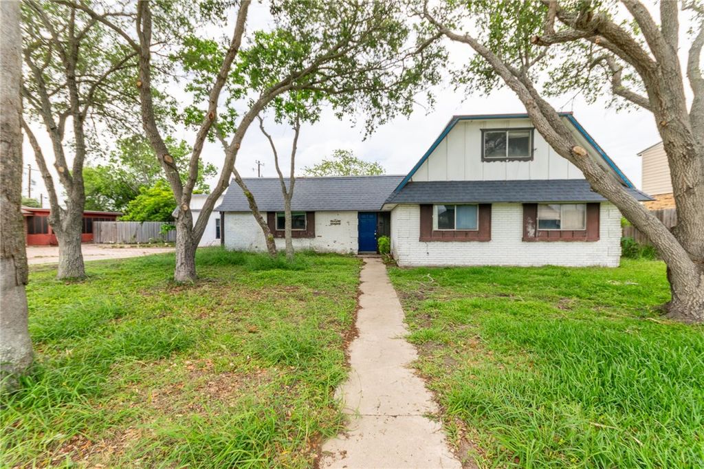 1504 Kenwood Dr, Aransas Pass, TX 78336