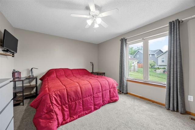 518 Tulip Ct, Tiffin, IA 52340