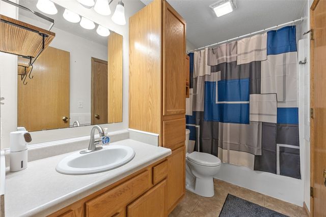 518 Tulip Ct, Tiffin, IA 52340