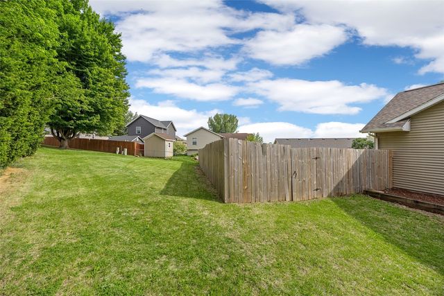 518 Tulip Ct, Tiffin, IA 52340