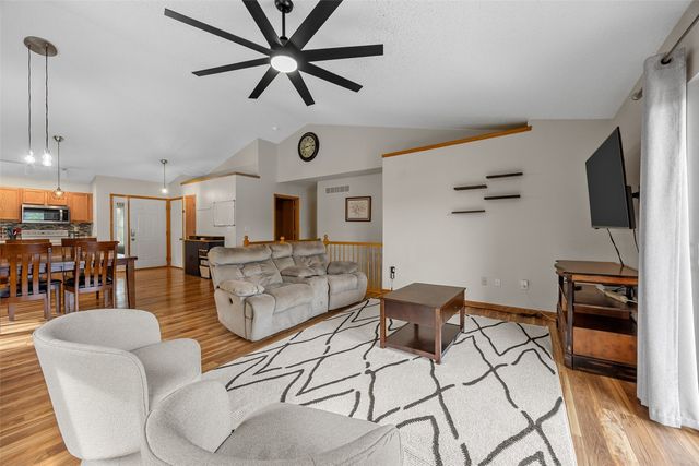 518 Tulip Ct, Tiffin, IA 52340