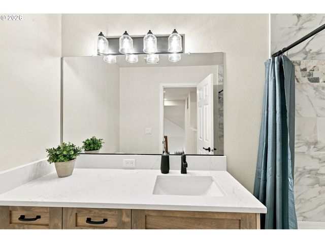 14022 Sw CHEHALEM Ct, Portland, OR 97223