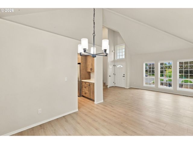 14022 Sw CHEHALEM Ct, Portland, OR 97223