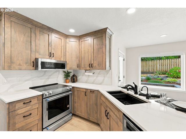14022 Sw CHEHALEM Ct, Portland, OR 97223