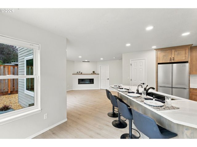 14022 Sw CHEHALEM Ct, Portland, OR 97223