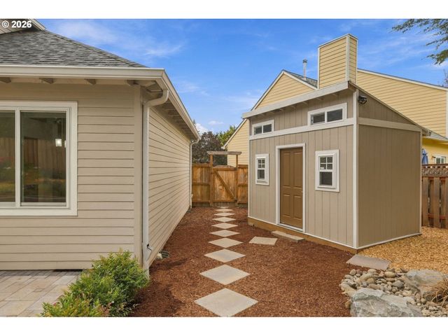 14022 Sw CHEHALEM Ct, Portland, OR 97223