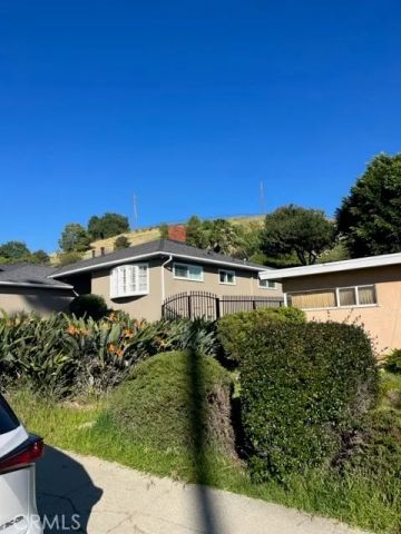 2248 N Indiana Avenue, Los Angeles, CA 90032