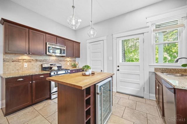 2830 Madison Road, Cincinnati, OH 45209
