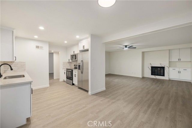 42935 15th Street 9, Lancaster, CA 93534