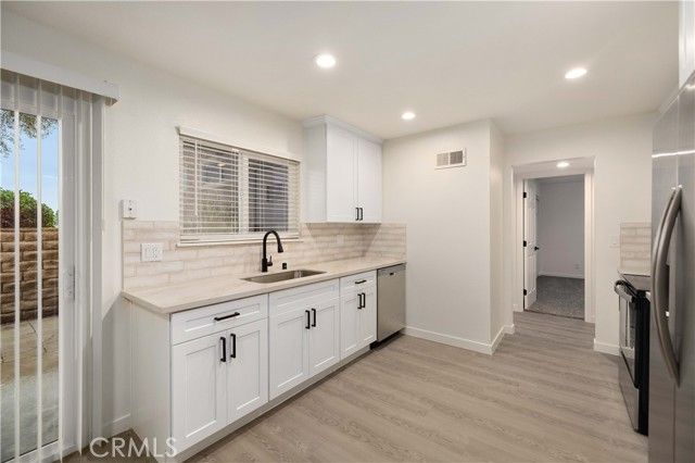 42935 15th Street 9, Lancaster, CA 93534