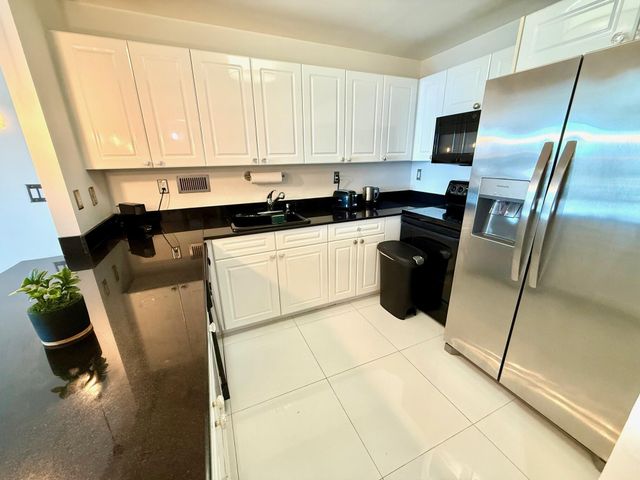2301 Collins Avenue 931, Miami Beach, FL 33139