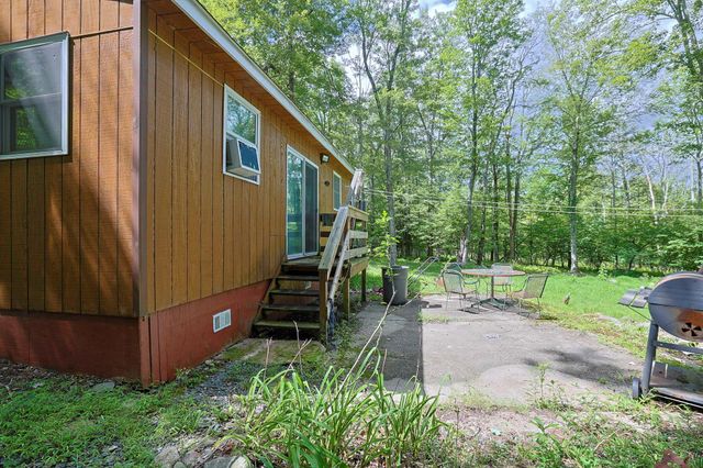 181 Oakridge Road, Greenfield Park, NY 12435
