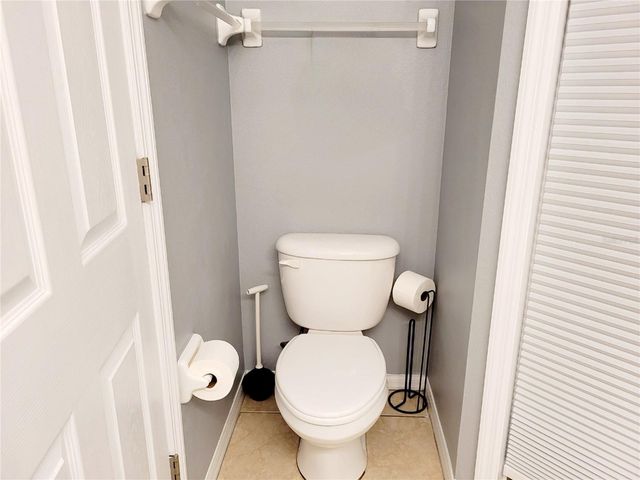 1018 TULLAMORE DRIVE, Wesley Chapel, FL 33543