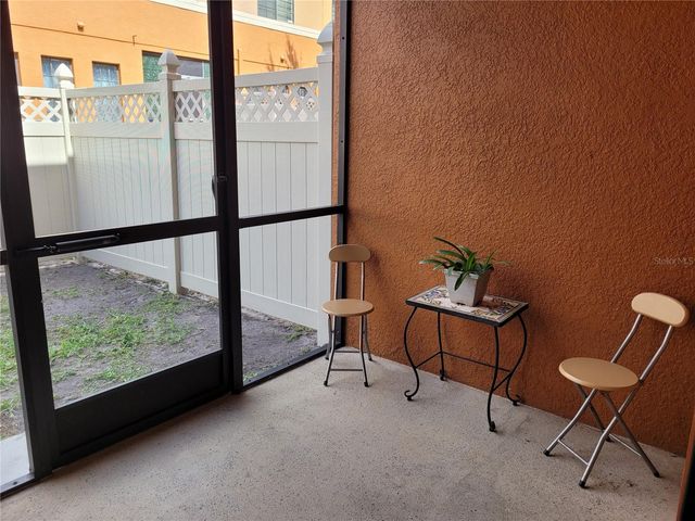 1018 TULLAMORE DRIVE, Wesley Chapel, FL 33543