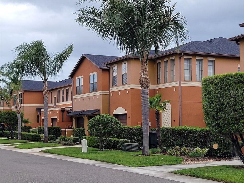 1018 TULLAMORE DRIVE, Wesley Chapel, FL 33543