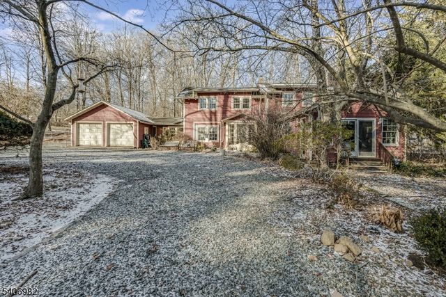 302 Oak Ridge Rd, West Milford Twp., NJ 07438